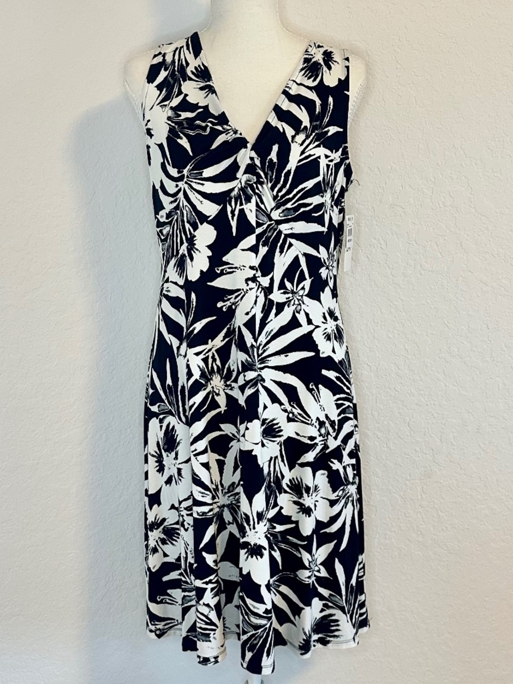 Harper 241 Sleeveless Black & White Tropical Dress, NWT, Size M